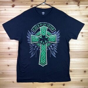 St. Patrick's Day T-Shirt Mens Large Black Luck of the Irish Celtic Cross Shirt